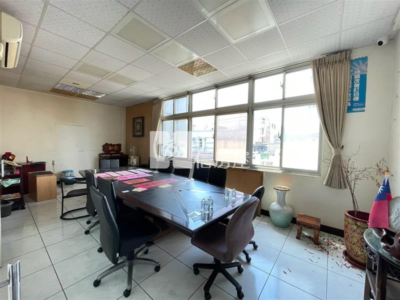 R11 龍潭工業區雙透天廠房【新莊中央加盟店】房屋室內格局與周邊環境