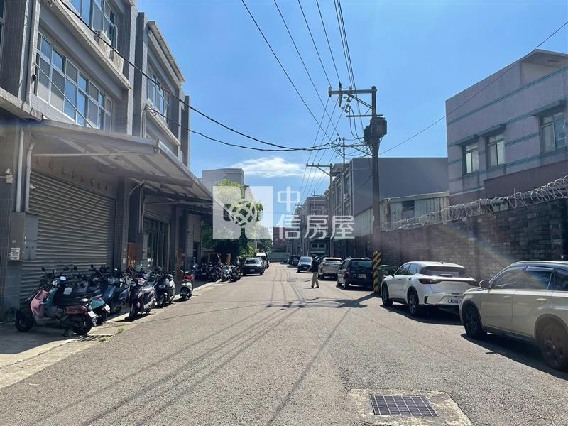 R11 龍潭工業區雙透天廠房【新莊中央加盟店】房屋室內格局與周邊環境