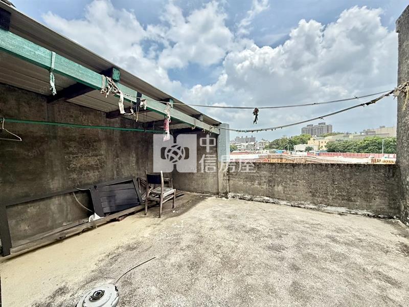 龍岡森林公園透天房屋室內格局與周邊環境