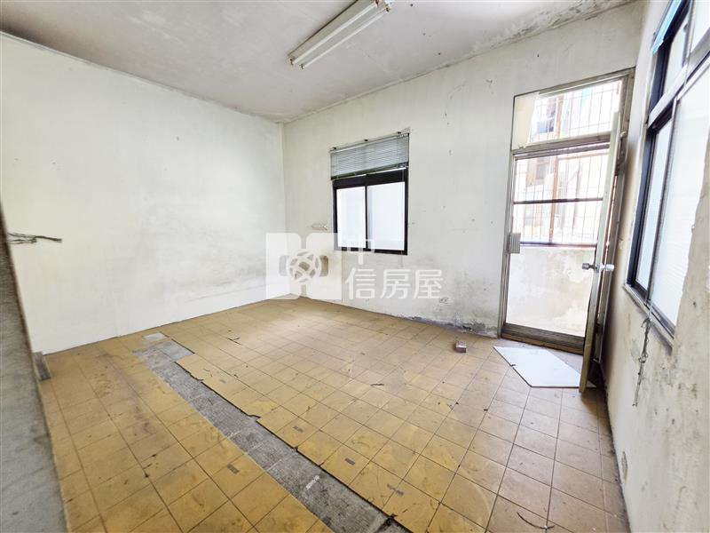 烏日三鐵正新興路透店(專任)房屋室內格局與周邊環境
