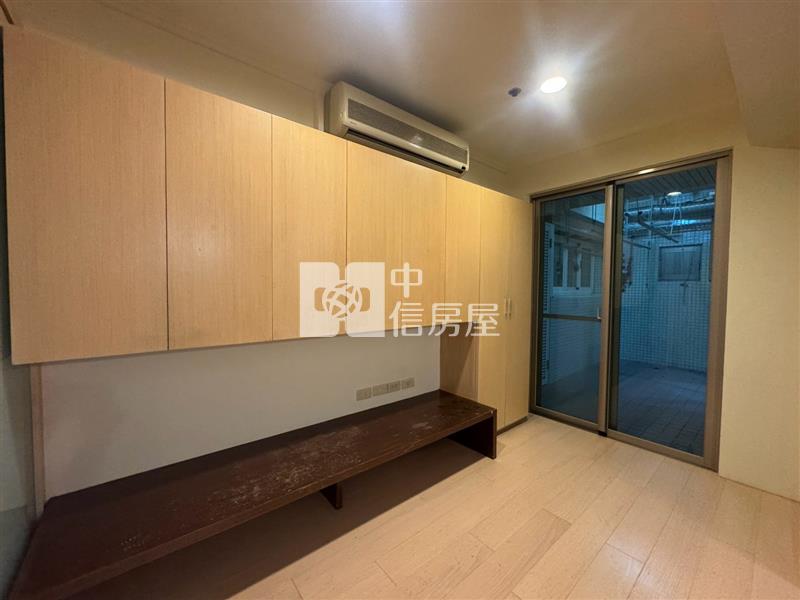 室內58坪雙面採光.SOGO.威尼斯4+1房車房屋室內格局與周邊環境