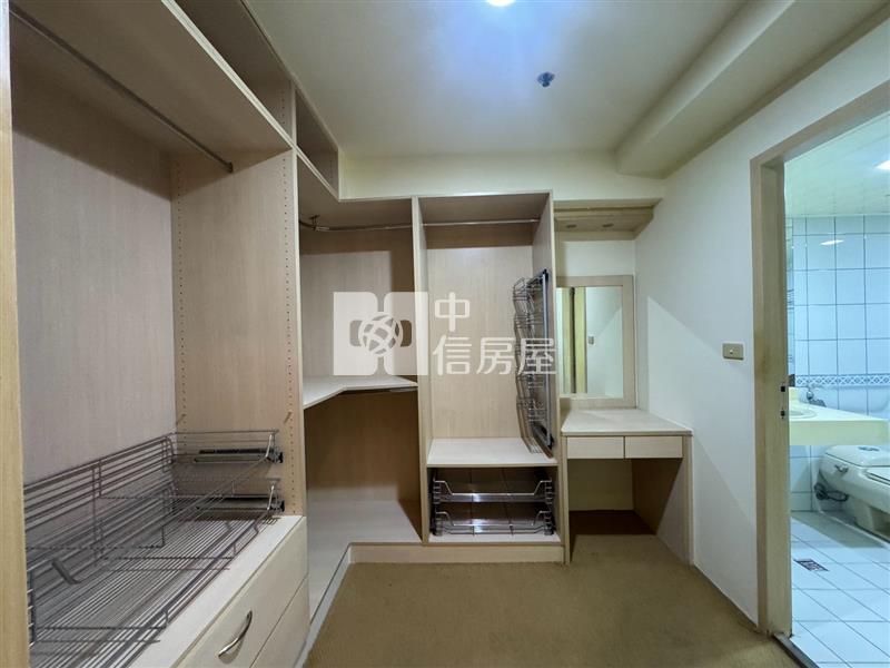 室內58坪雙面採光.SOGO.威尼斯4+1房車房屋室內格局與周邊環境