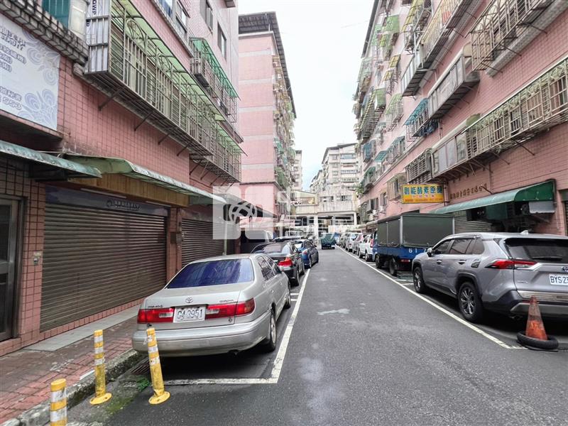 大武崙市場旁小店面｜楓林小橋商用1樓房屋室內格局與周邊環境