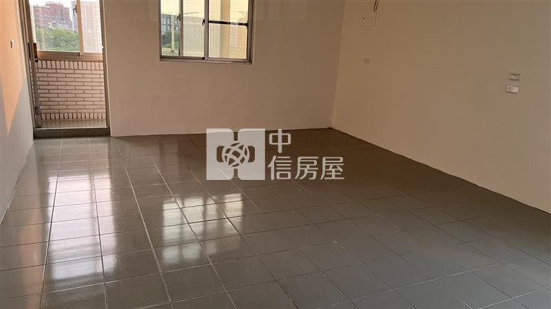 臨近新屋市區整新大農舍房屋室內格局與周邊環境