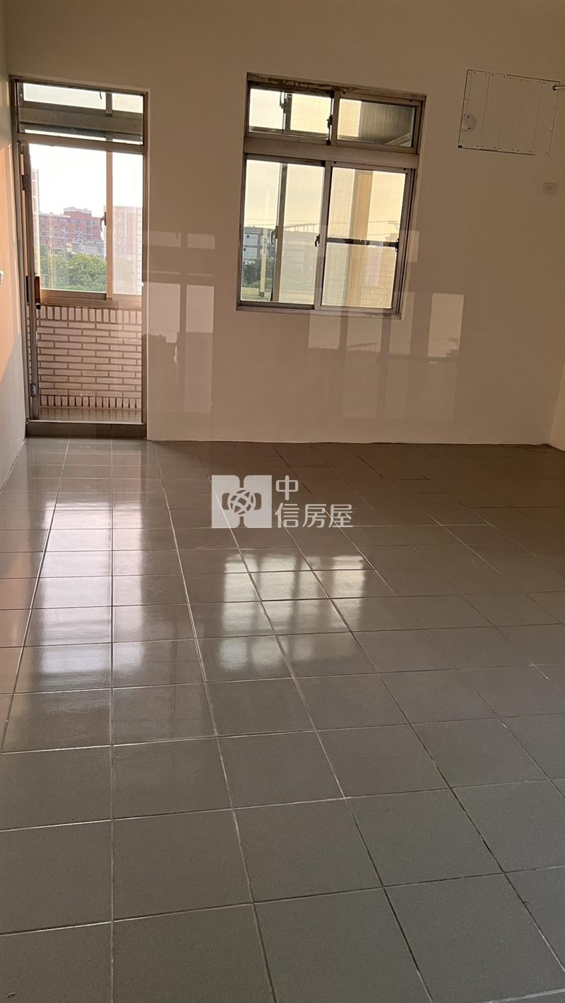 臨近新屋市區整新大農舍房屋室內格局與周邊環境
