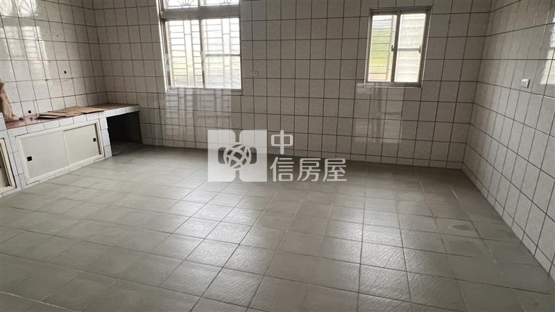 臨近新屋市區整新大農舍房屋室內格局與周邊環境