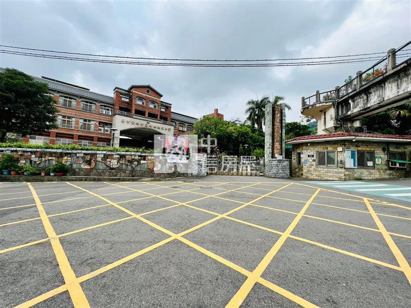 中山商圈收租12套房房屋室內格局與周邊環境