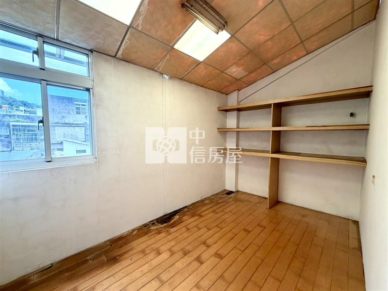 平鎮近埔心火車站前院停車美別墅房屋室內格局與周邊環境