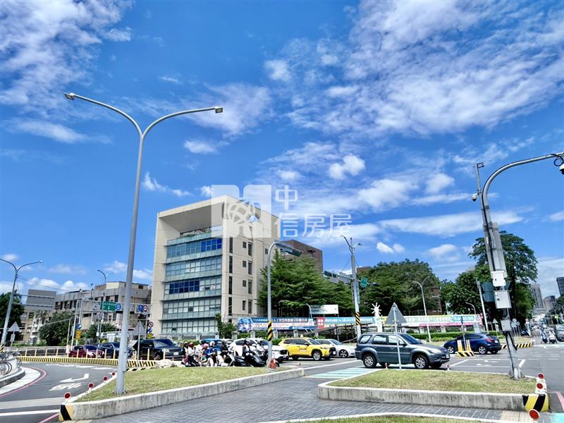中興大學低總價次頂樓採光套房房屋室內格局與周邊環境