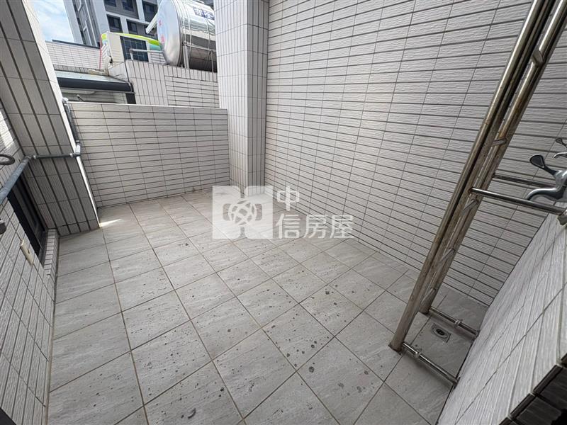 軟體園區全新未住臨路電梯別墅房屋室內格局與周邊環境