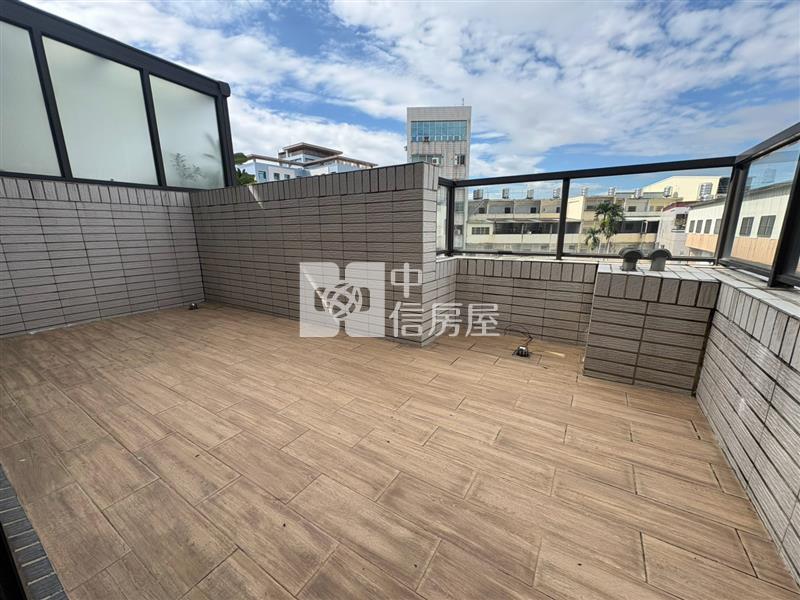 軟體園區全新未住臨路電梯別墅房屋室內格局與周邊環境