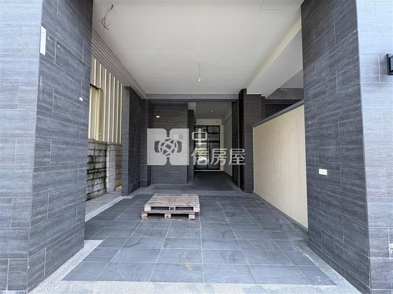 軟體園區全新未住臨路電梯別墅房屋室內格局與周邊環境
