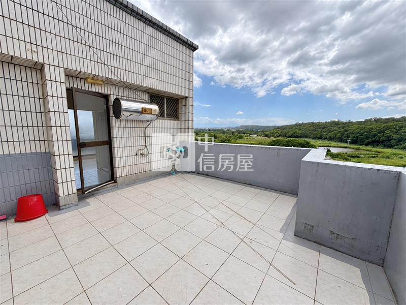 平鎮中央翠庭上層重疊別墅大露臺房屋室內格局與周邊環境