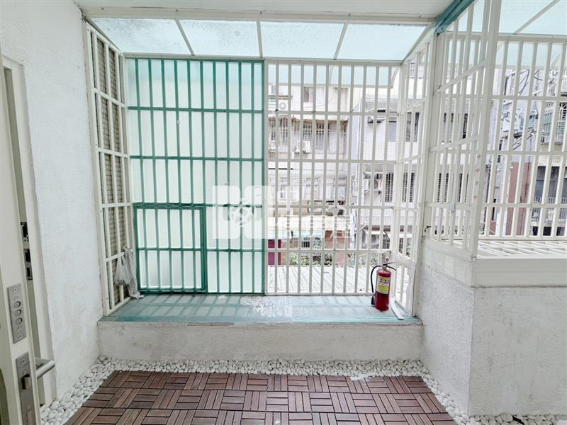 中原商圈公寓二樓精美三房房屋室內格局與周邊環境