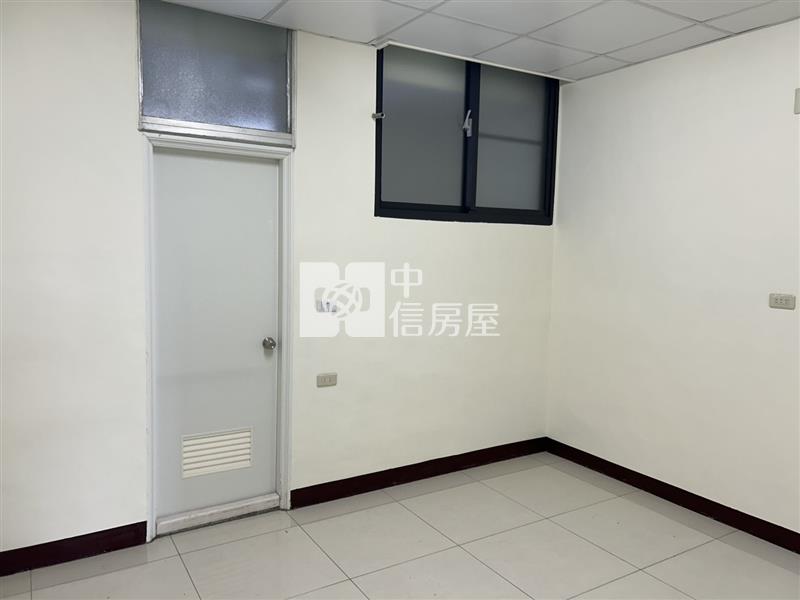 近東方大學全整新5套房透天房屋室內格局與周邊環境