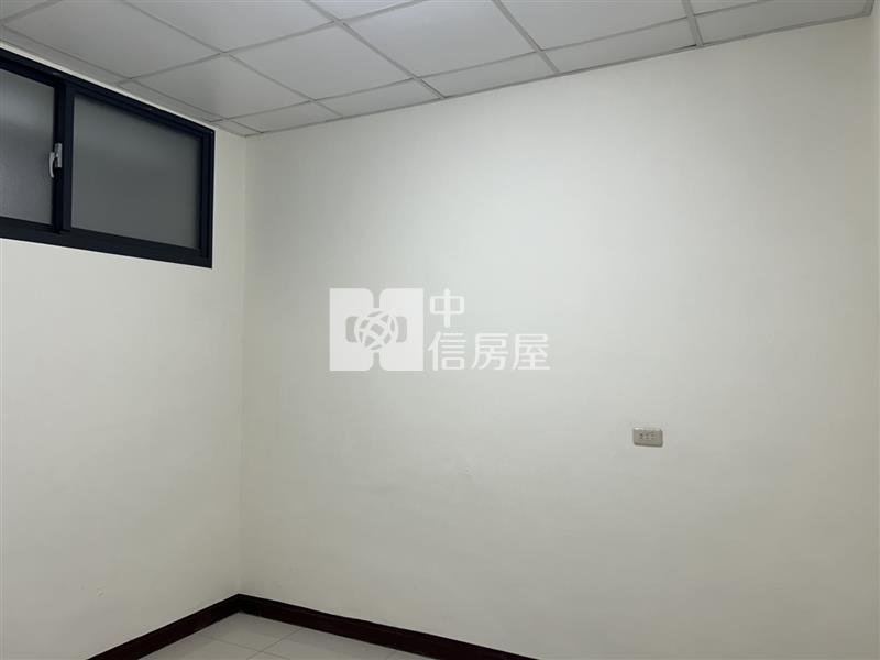 近東方大學全整新5套房透天房屋室內格局與周邊環境
