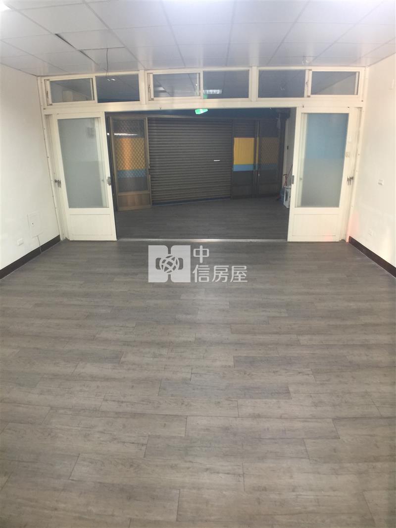 龍潭市區雙面臨路大面寬透店帶租約房屋室內格局與周邊環境