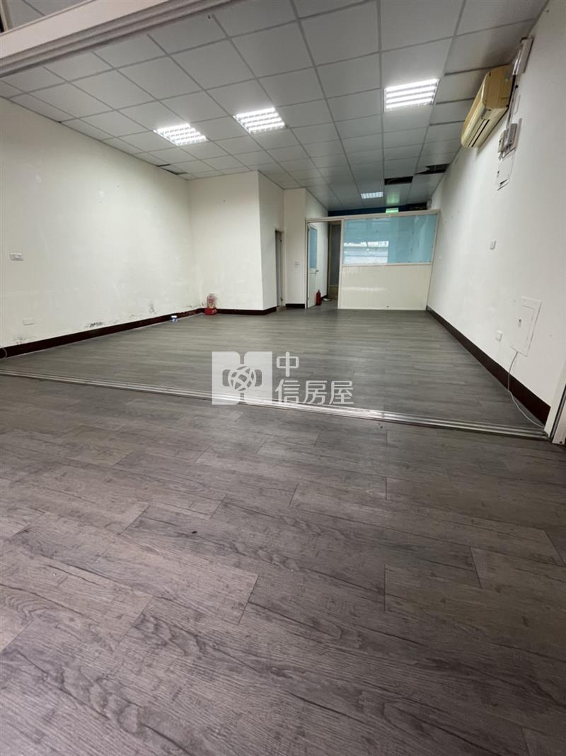 龍潭市區雙面臨路大面寬透店帶租約房屋室內格局與周邊環境