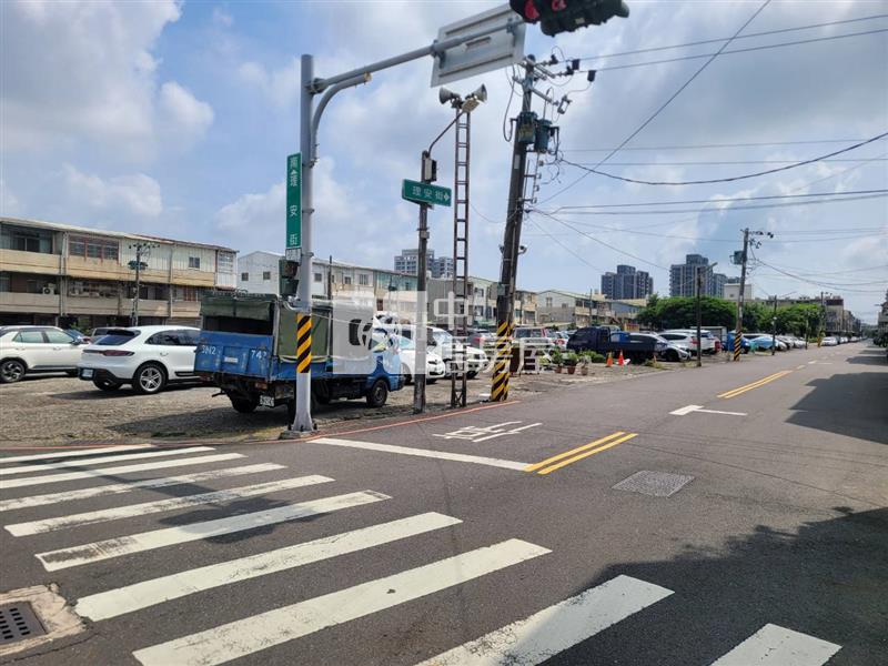 商60旁全新整理車墅房屋室內格局與周邊環境