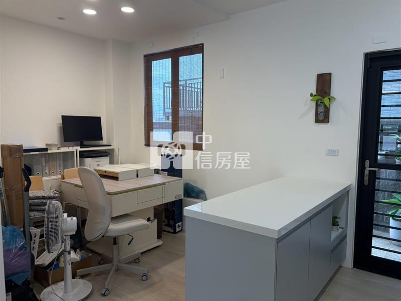 雅典邊間花園別墅房屋室內格局與周邊環境