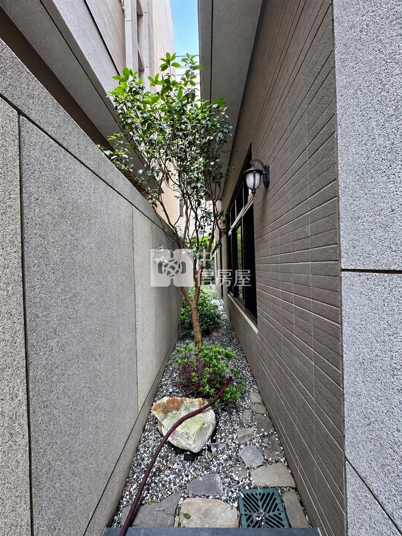大里全新未住新古典電梯豪墅(B)房屋室內格局與周邊環境