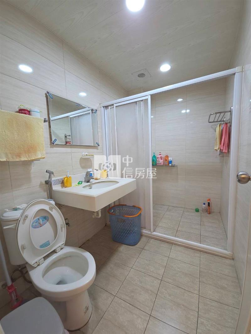 草屯邊間景觀六大房房屋室內格局與周邊環境