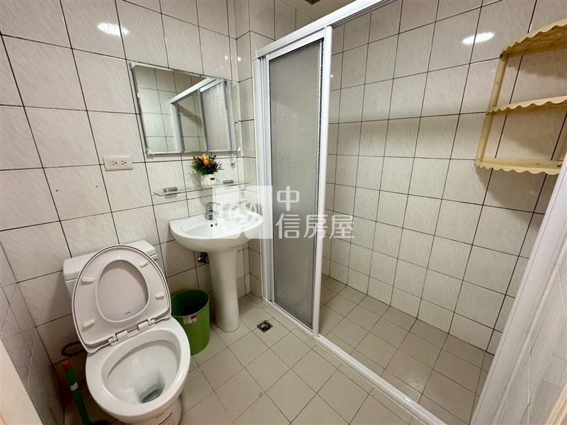 新明夜市電梯三房車房屋室內格局與周邊環境