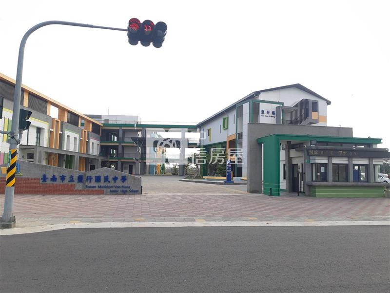 永康中正路大面寬金三角稀有建地房屋室內格局與周邊環境