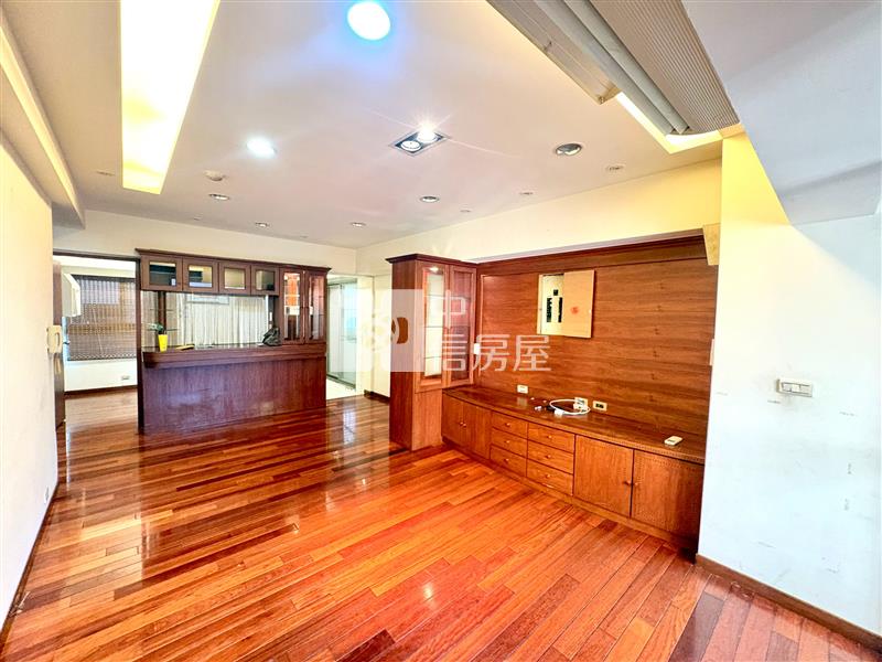 (巴黎大道)大葉國中旁三房採光佳美屋房屋室內格局與周邊環境