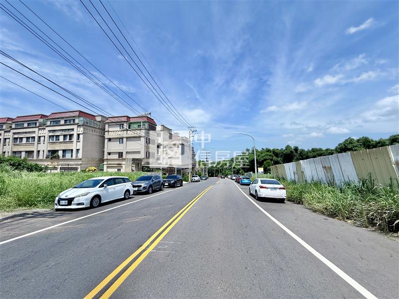 新光田特區旁|1193坪住二建地|15米路40米大面寬房屋室內格局與周邊環境