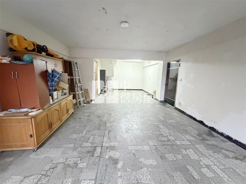 平鎮66快速道路旁雙車位透天別墅房屋室內格局與周邊環境