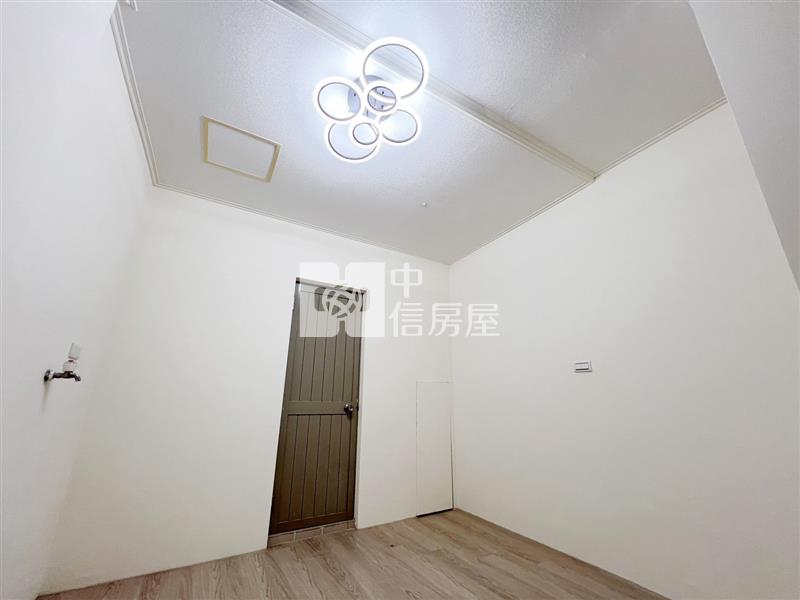 暖暖源遠路小透天房屋室內格局與周邊環境