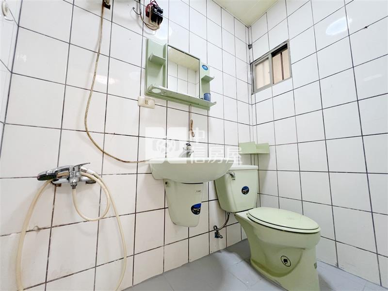 暖暖源遠路小透天房屋室內格局與周邊環境