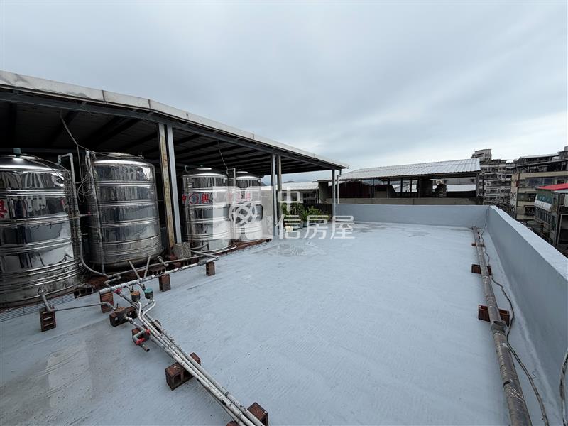▲近市區南新街成家雙大房房屋室內格局與周邊環境