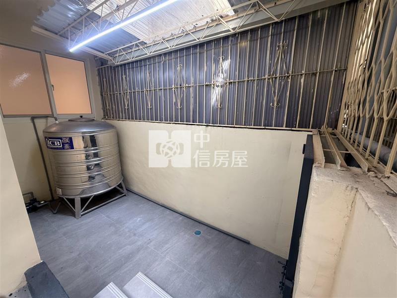 太原綠園道大面寬庭院車庫全新整理三房免爬梯公寓房屋室內格局與周邊環境