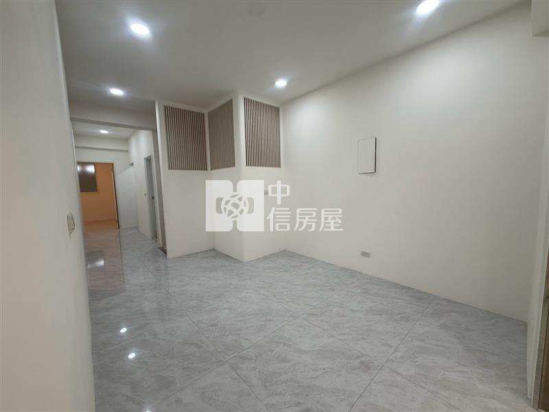 太原綠園道大面寬庭院車庫全新整理三房免爬梯公寓房屋室內格局與周邊環境