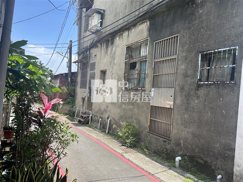 忠愛莊大面寬透天房屋室內格局與周邊環境