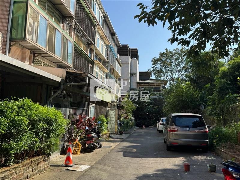 近幼獅交流道透天房屋室內格局與周邊環境
