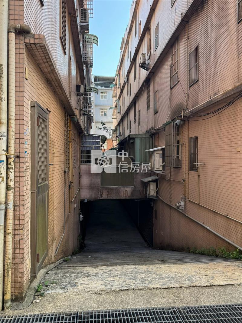 近幼獅交流道透天房屋室內格局與周邊環境
