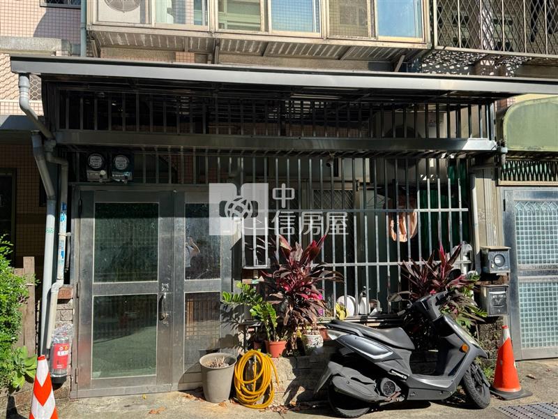 近幼獅交流道透天房屋室內格局與周邊環境