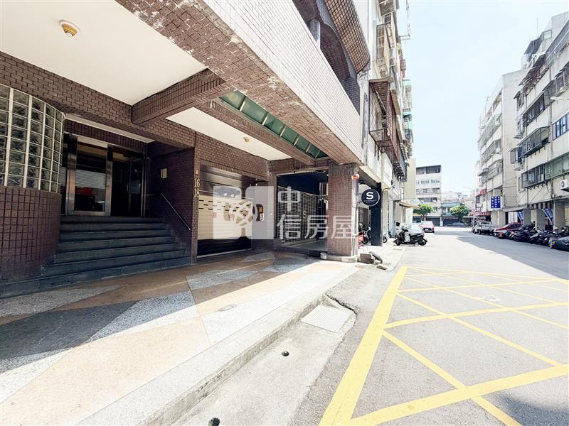 雙十國中黃金雙車店住房屋室內格局與周邊環境