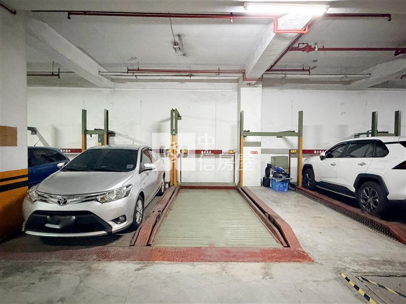 雙十國中黃金雙車店住房屋室內格局與周邊環境