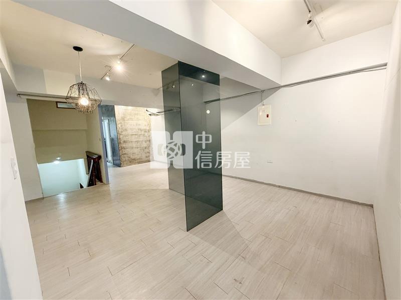雙十國中黃金雙車店住房屋室內格局與周邊環境