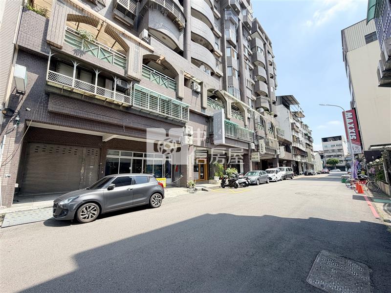 雙十國中黃金雙車店住房屋室內格局與周邊環境