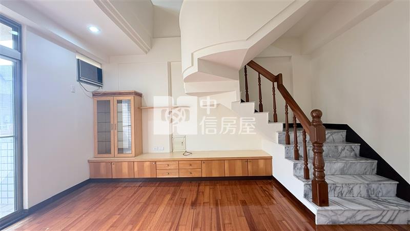 荷蘭風情別墅 ★影音空拍在中信嘉義玉山店房屋室內格局與周邊環境