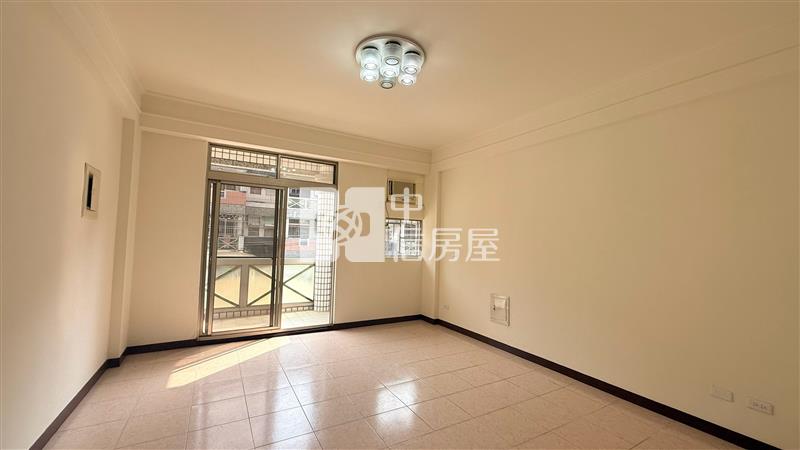 荷蘭風情別墅 ★影音空拍在中信嘉義玉山店房屋室內格局與周邊環境