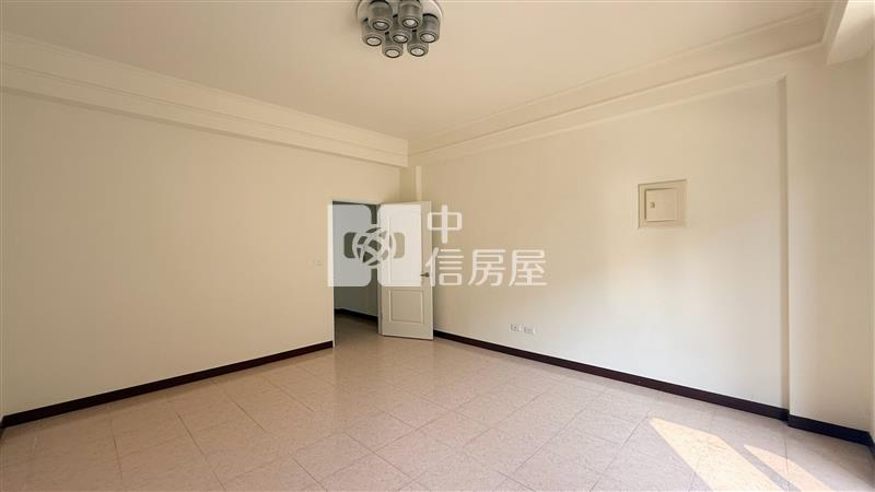 荷蘭風情別墅 ★影音空拍在中信嘉義玉山店房屋室內格局與周邊環境