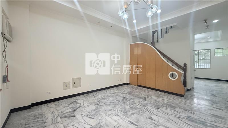 荷蘭風情別墅 ★影音空拍在中信嘉義玉山店房屋室內格局與周邊環境