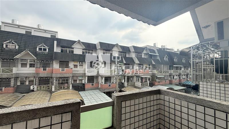 荷蘭風情別墅 ★影音空拍在中信嘉義玉山店房屋室內格局與周邊環境