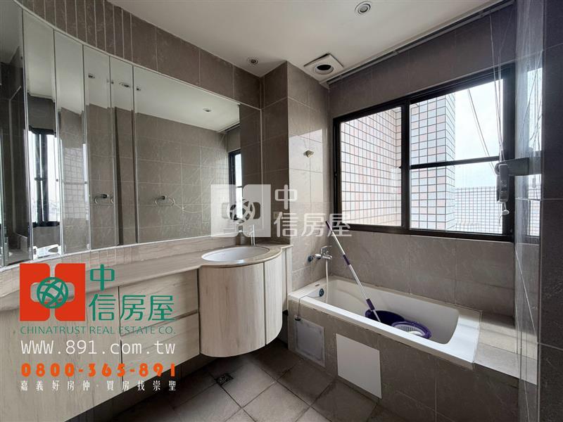 蟠龍名廈大坪數美三房房屋室內格局與周邊環境